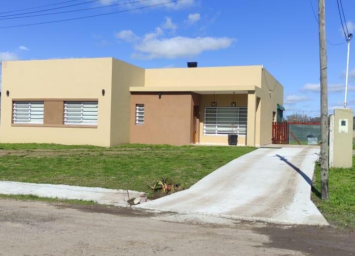 Casa · 140m² · 4 Ambientes · 1 Cochera