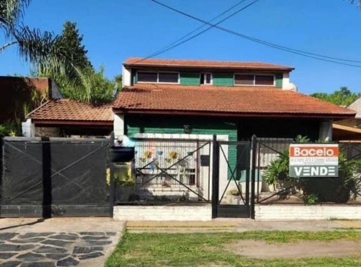 Casa · 160m² · 8 Ambientes · 2 Cocheras