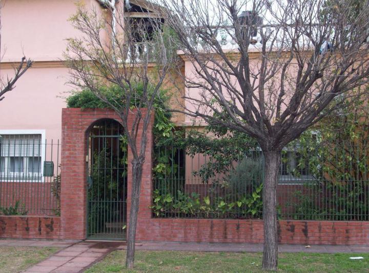 Casa · 210m² · 10 Ambientes · 1 Cochera