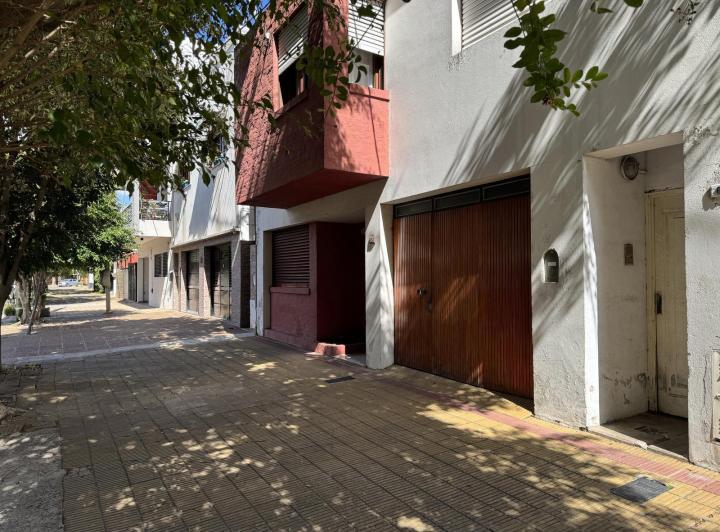 Casa · 126m² · 5 Ambientes · 1 Cochera