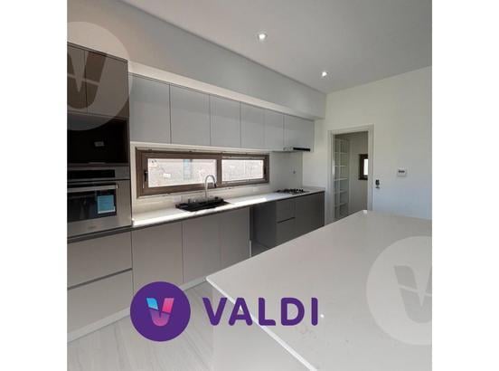 Casa · 200m² · 4 Ambientes