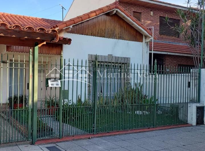 Casa · 77m² · 4 Ambientes · 1 Cochera