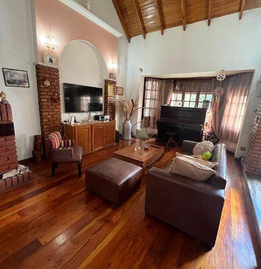 Casa · 250m² · 4 Ambientes