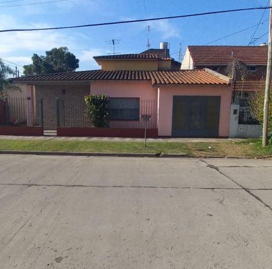 Casa · 80m² · 3 Ambientes · 1 Cochera