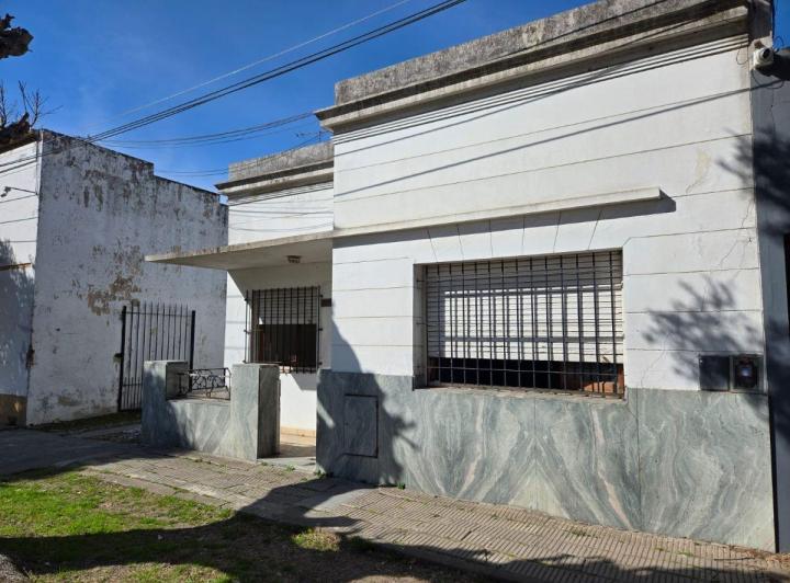 Casa · 130m² · 2 Ambientes · 1 Cochera