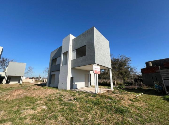 Casa · 128m² · 3 Ambientes · 1 Cochera