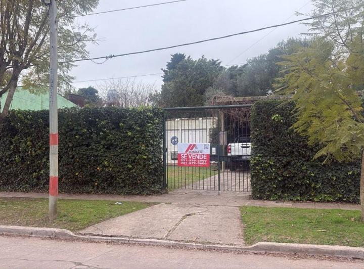 Casa · 200m² · 4 Ambientes · 1 Cochera