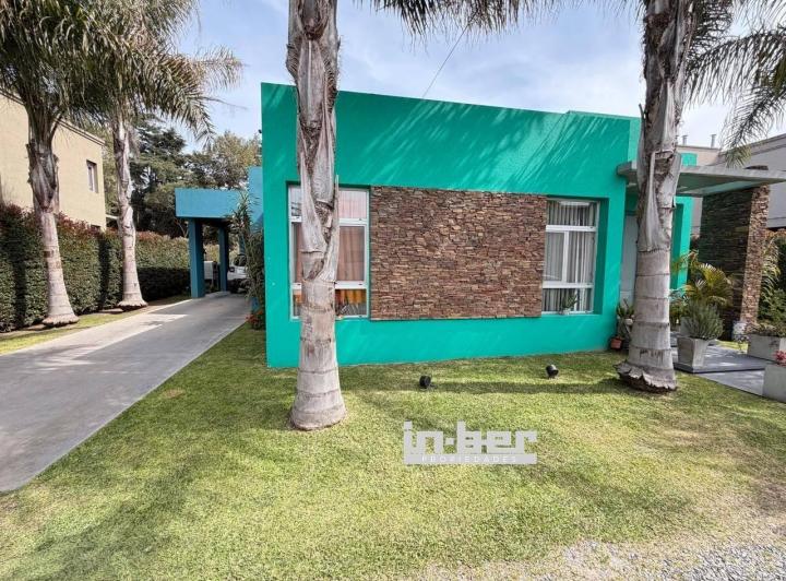 Casa · 180m² · 5 Ambientes · 2 Cocheras