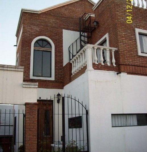 Casa · 100m² · 3 Ambientes · 1 Cochera