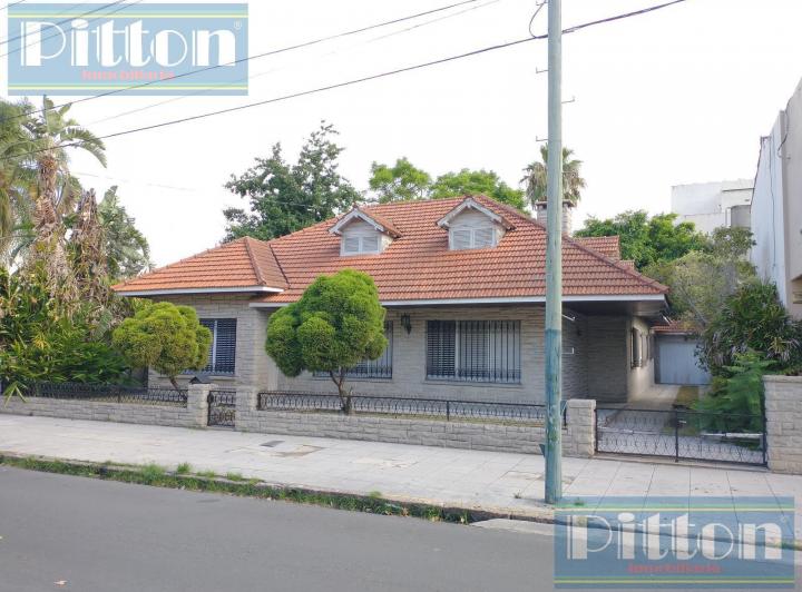 Casa · 597m² · 7 Ambientes · 1 Cochera