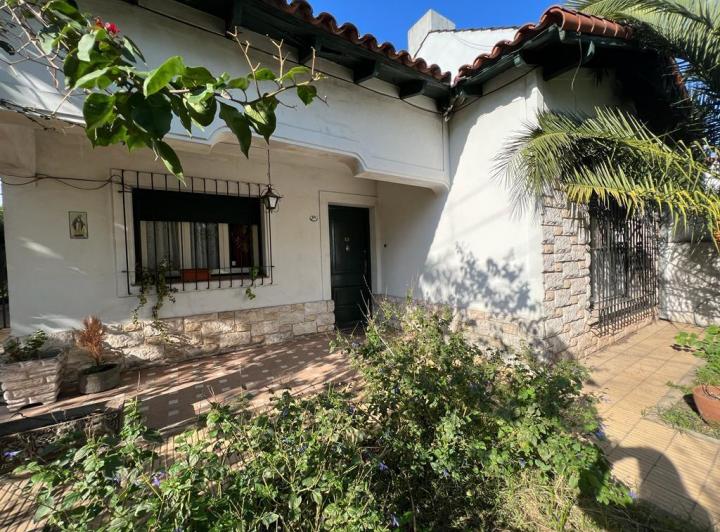 Casa · 182m² · 4 Ambientes · 1 Cochera
