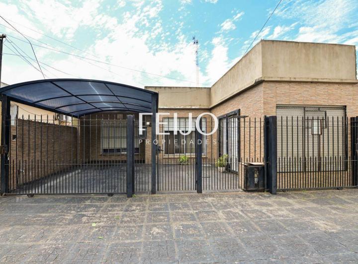 Casa · 169m² · 5 Ambientes · 1 Cochera