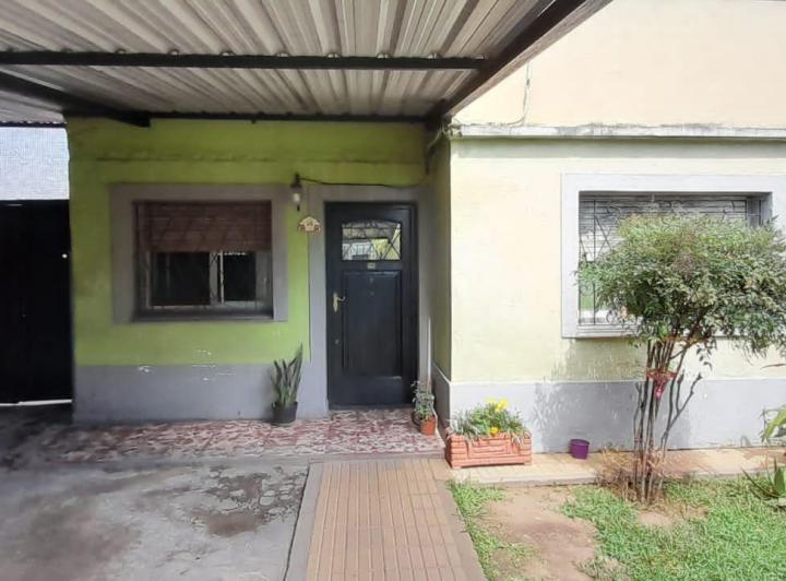 Casa · 11m² · 3 Ambientes · 2 Cocheras