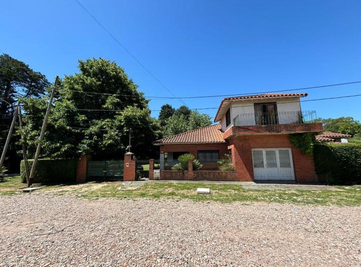 Casa · 129m² · 4 Ambientes · 1 Cochera