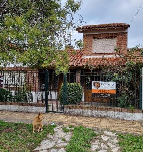 Casa · 110m² · 3 Ambientes · 2 Cocheras