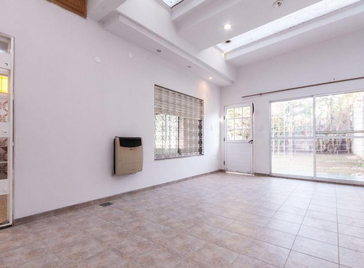 Casa · 90m² · 4 Ambientes · 1 Cochera