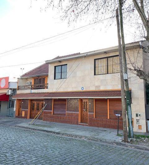 Casa · 236m² · 4 Ambientes · 1 Cochera