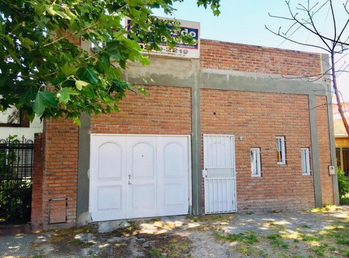 Casa · 349m² · 4 Ambientes · 4 Cocheras