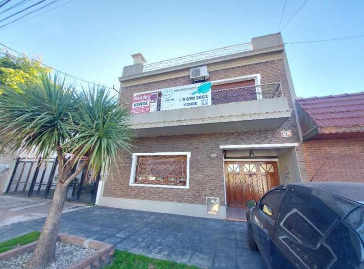 Casa · 161m² · 4 Ambientes · 1 Cochera