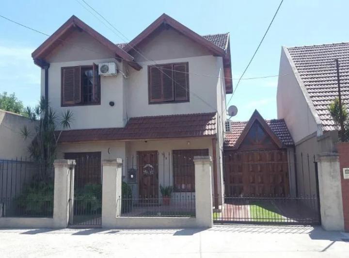 Casa · 178m² · 3 Dormitorios · 1 Cochera