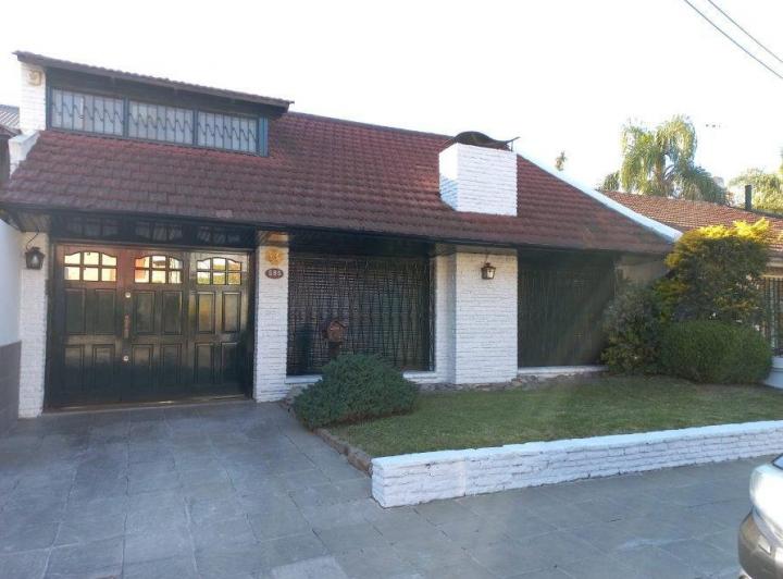 Casa · 160m² · 5 Ambientes · 1 Cochera