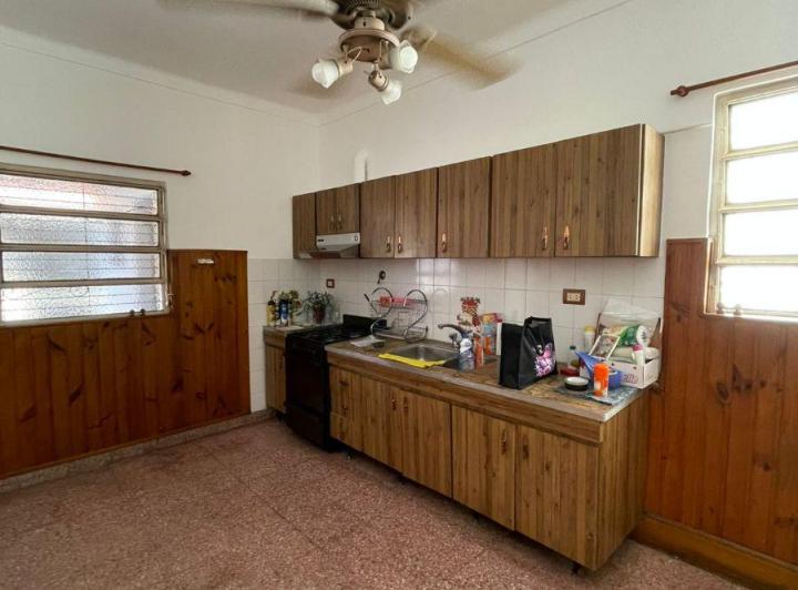 Casa · 295m² · 2 Ambientes · 2 Cocheras