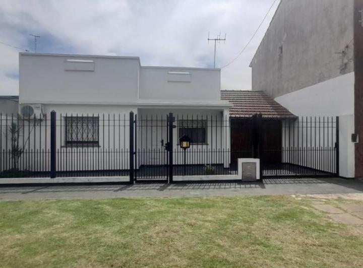 Casa · 155m² · 5 Ambientes · 1 Cochera
