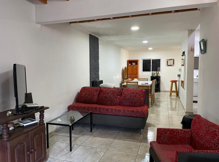 Casa · 135m² · 4 Ambientes · 2 Cocheras