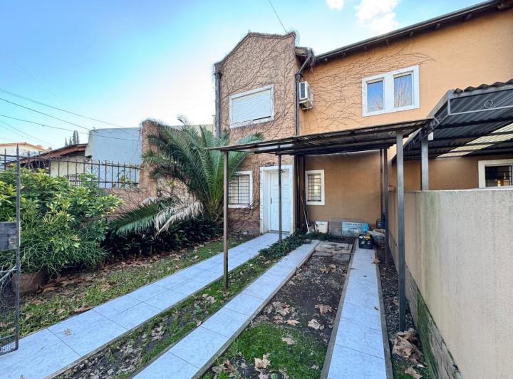 Casa · 75m² · 4 Ambientes · 1 Cochera