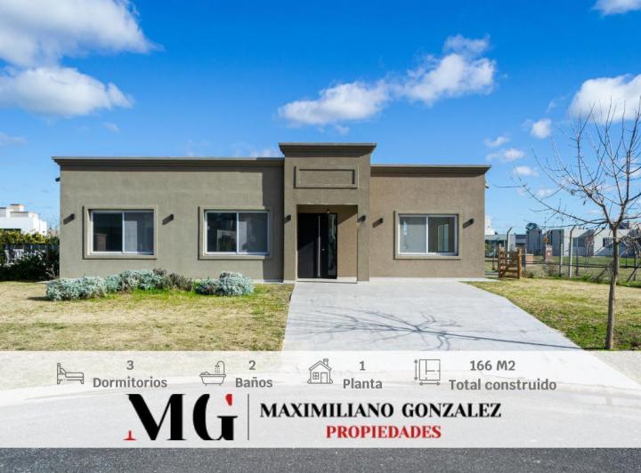 Casa · 151m² · 4 Ambientes · 2 Cocheras