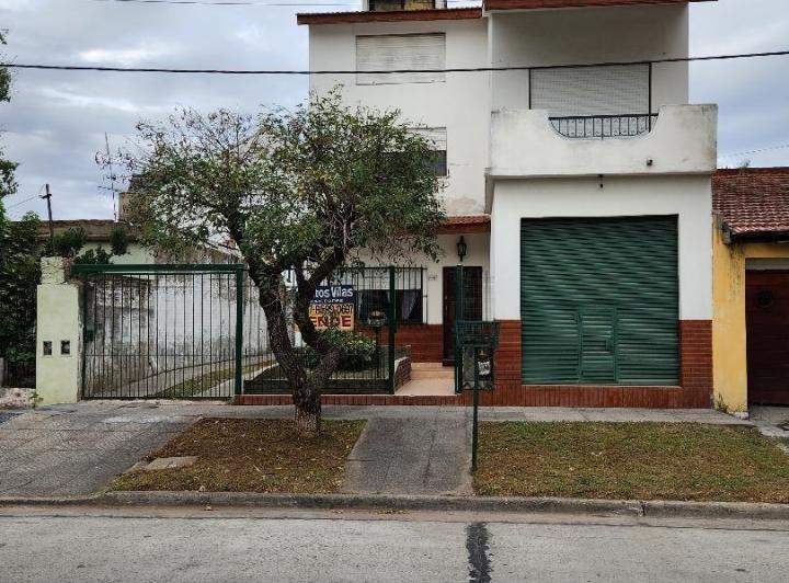 Casa · 180m² · 4 Ambientes · 1 Cochera