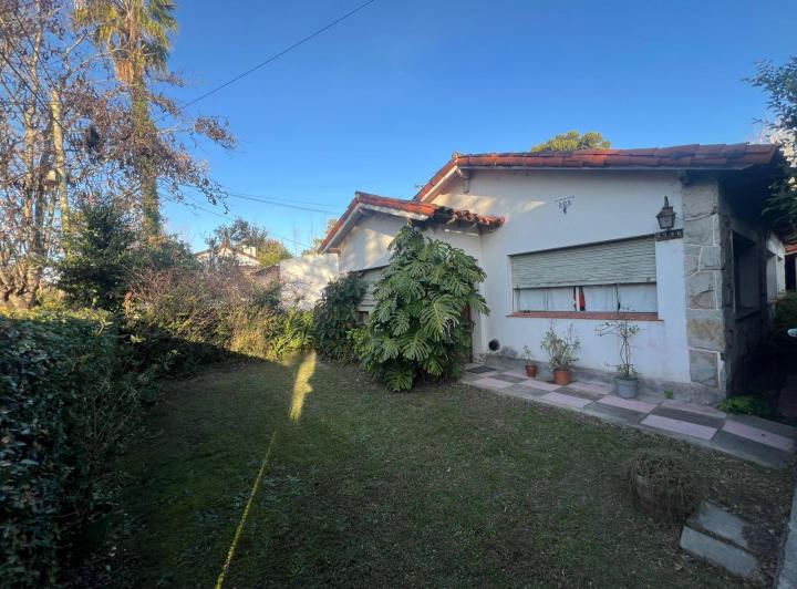 Casa · 120m² · 4 Ambientes · 2 Cocheras