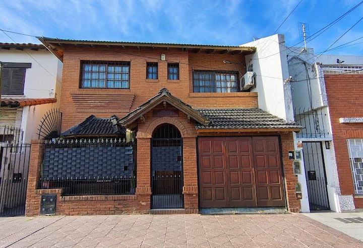 Casa · 150m² · 4 Ambientes · 1 Cochera