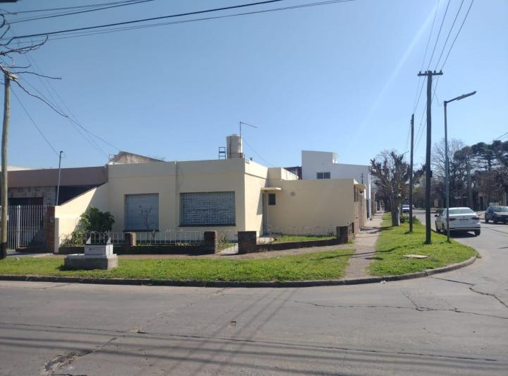 Casa · 90m² · 4 Ambientes · 1 Cochera