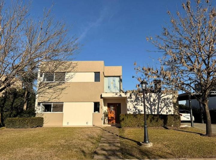 Casa · 262m² · 5 Ambientes