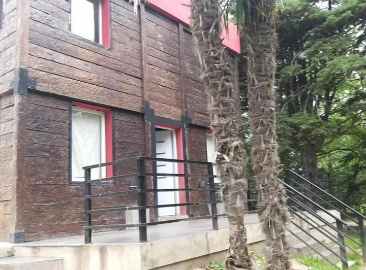 Casa · 220m² · 4 Ambientes