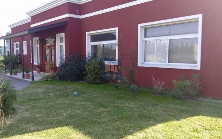Casa · 279m² · 3 Dormitorios