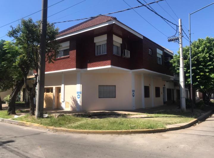 Casa · 95m² · 3 Ambientes · 1 Cochera
