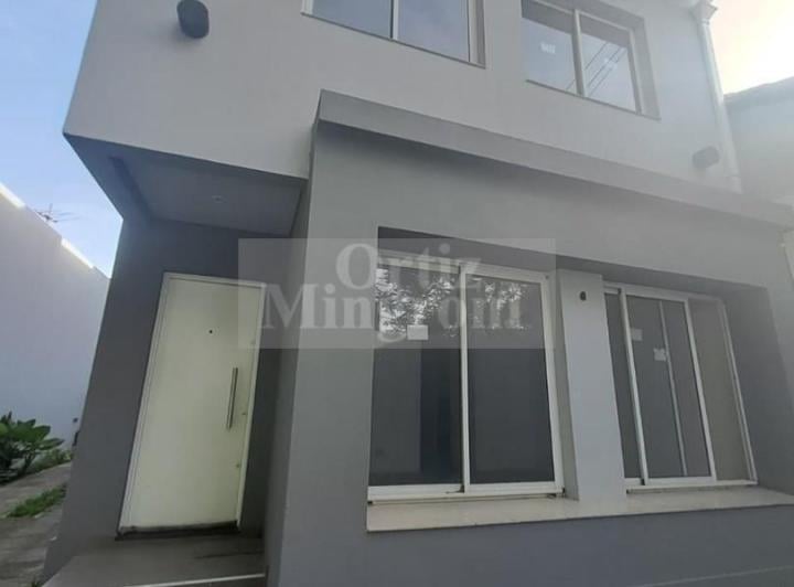 Casa · 81m² · 3 Ambientes · 1 Cochera