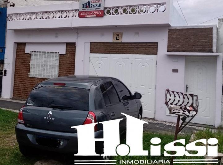 Casa · 232m² · 4 Ambientes · 1 Cochera