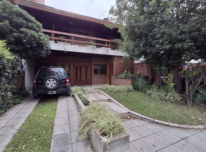 Casa · 358m² · 5 Ambientes · 2 Cocheras
