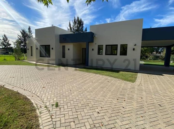 Casa · 175m² · 4 Ambientes · 2 Cocheras