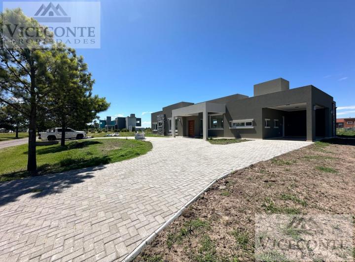 Casa · 226m² · 4 Ambientes