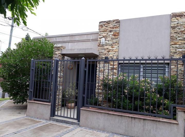 Casa · 90m² · 3 Ambientes · 1 Cochera