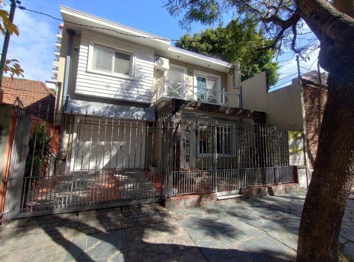 Casa · 388m² · 5 Ambientes · 1 Cochera