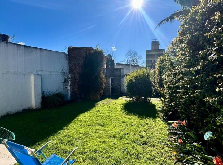 Casa · 200m² · 3 Ambientes · 1 Cochera