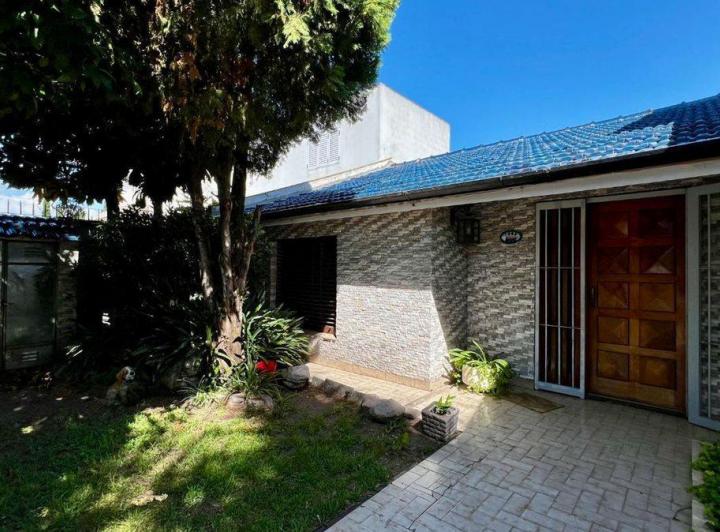 Casa · 105m² · 4 Ambientes · 1 Cochera