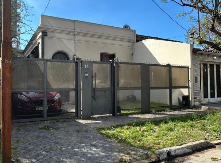 Casa · 100m² · 4 Ambientes · 2 Cocheras