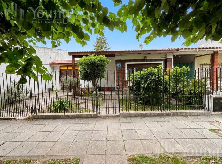 Casa · 81m² · 4 Ambientes · 2 Cocheras
