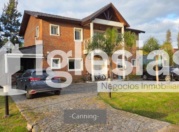 Casa · 240m² · 4 Ambientes